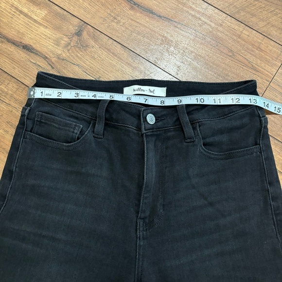 Buckle - Willow & Root -  The Mom Jean Straight Leg Raw Hem Black Size 26 - Picture 9 of 11